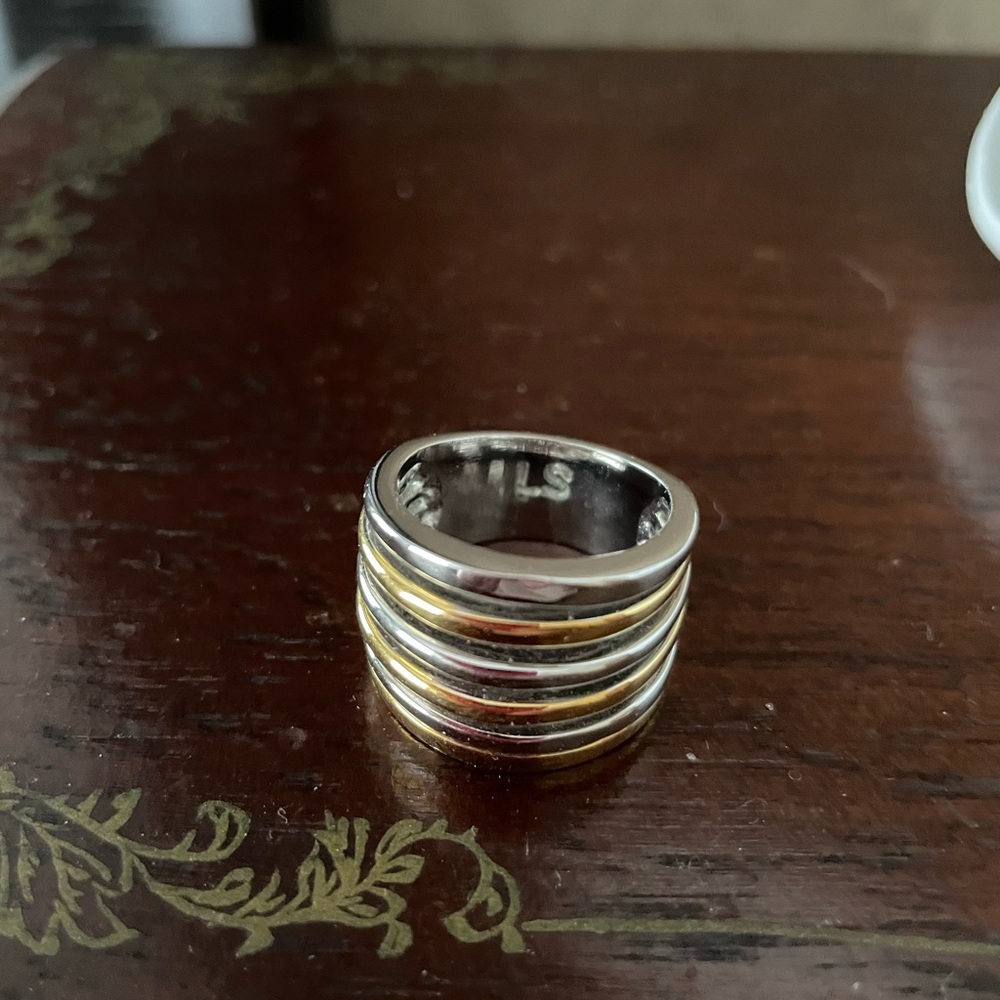 Ring - Picture 2 of 3